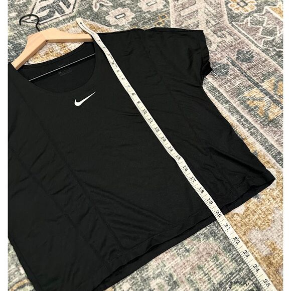 Nike Icon Clash City Sleek T-Shirt - Picture 6 of 7